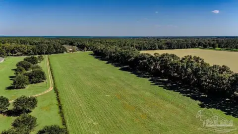 Land in Pace, Florida
