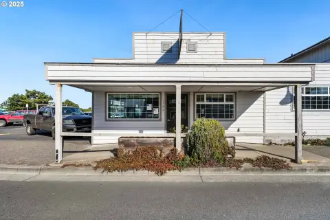 Corner Restaurant with Frontage