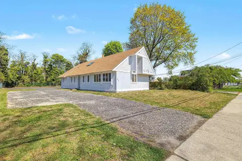 Pleasantville Office Building For Sale