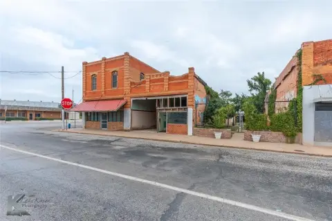 Versatile Commercial Property with Living