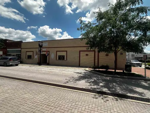 Spacious Retail Building in Historic Downtown
