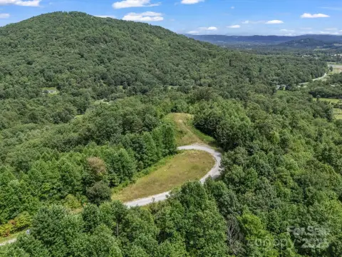 Unrestricted Acres in Hendersonville, NC