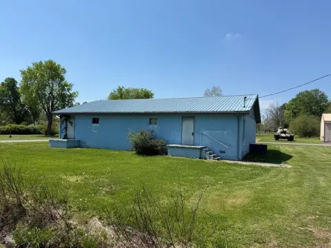 Versatile Commercial Building on Corner Lot