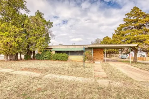 Former Dental Office Building