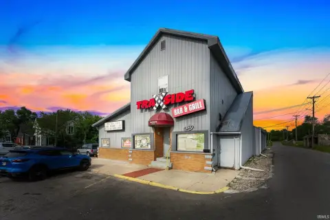 Turnkey Bar and Apartments in Garrett