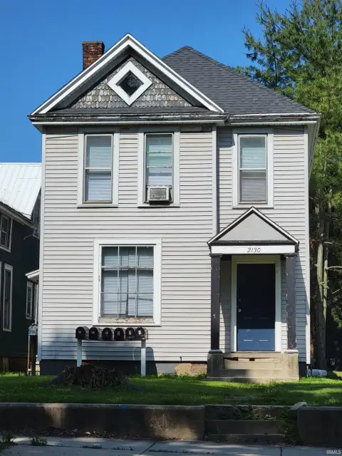 Newly Rehabbed Sixplex Near Electric Works