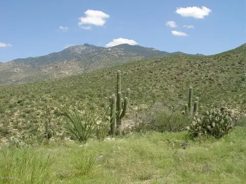 Secluded Hill-Top Property with Views