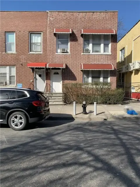 Bronx Quadruplex with Parking