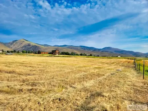 Idaho Land with Mountain Views