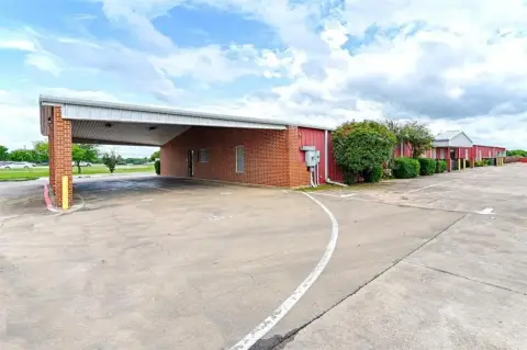 Crandall, TX Commercial Building