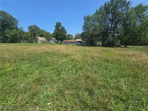 Commercial Land in Lorain, OH
