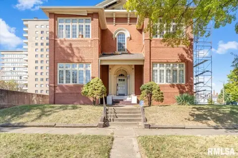 Historic Springfield Mixed-Use Building