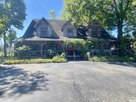 Unique Commercial Property with Endless Potential