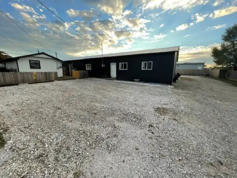 Warehouse with Garage Access