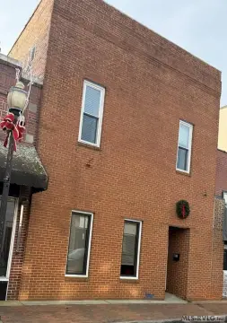 Versatile Commercial Office Building