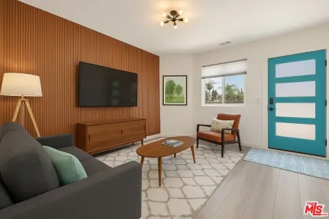 Duplex on Oversized Corner Lot