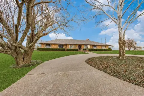 Gunter Ranch with Hill Top View