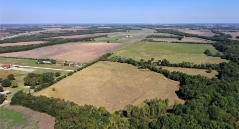 Versatile Land Parcel in Van Alstyne