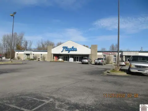 Bardwell Retail Storefront on Highway