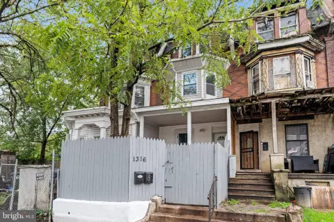 Renovated Duplex in Kingsessing