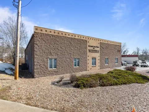 Office/Warehouse Building on Busy Intersection