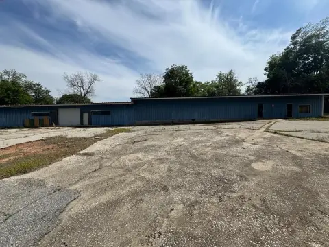Warehouse with Office and Loading Dock