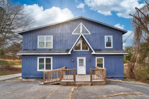 Versatile Commercial Building in McCaysville