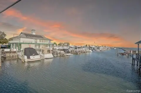 Island Cove Marina Boat Slip