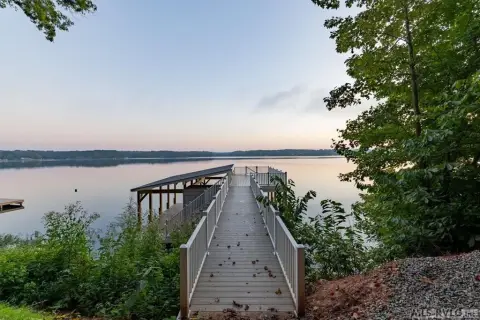 Lakefront Lot with New Dock