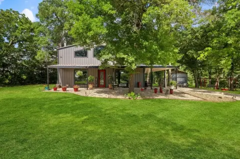 Unrestricted Agricultural Land with Home