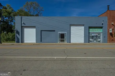 Historic Downtown Hogansville Commercial Building