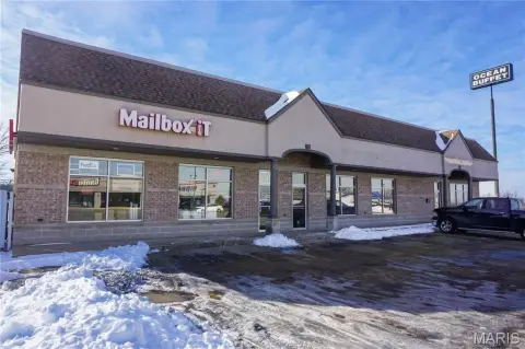 Mixed-Use Property in St Robert