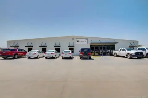 Leased Office/Warehouse Investment Opportunity