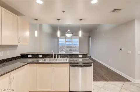 Las Vegas High-Rise Condo