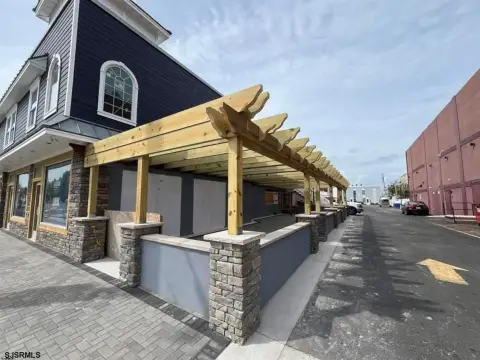New Commercial Building in Ventnor
