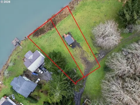 Siletz Riverfront Double Lot Retreat