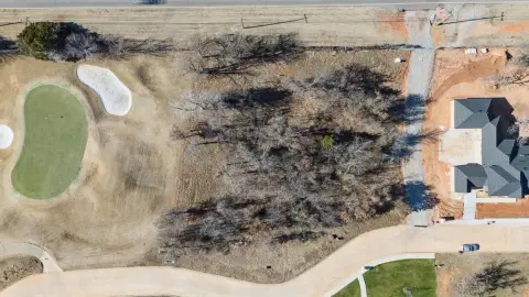 Residential Lot in Oak Tree