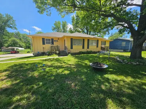 Chillicothe Multi-Unit Property with Shop