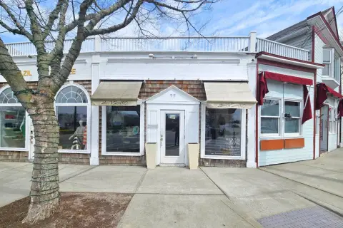 Retail Space in Southampton, NY