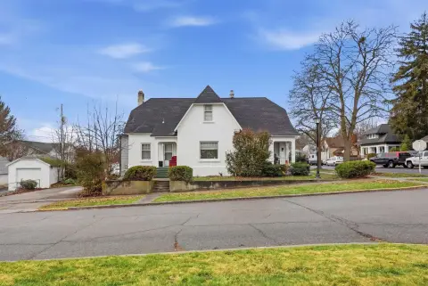 Triplex on Corner Lot