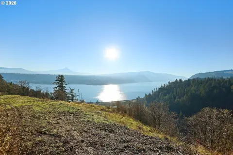 White Salmon Land with River Views