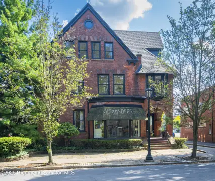 Seven-Unit Retail Building