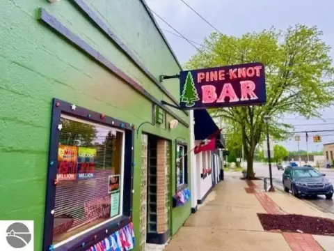 Established Bar in Alma, MI