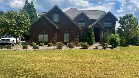 Luxurious Estate on 14.8 Acres