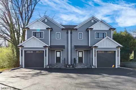 New Duplex Near Train Station