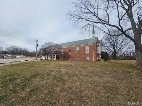 Dellwood Religious Building on 5.2 Acres