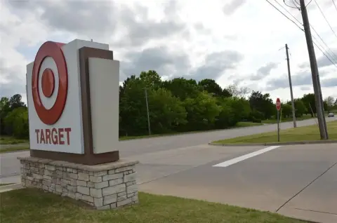 Residential Land in Yukon, OK