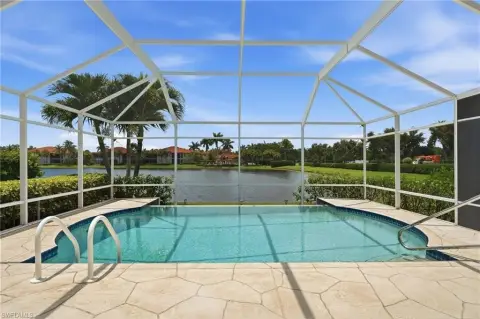Duplex Villa with Infinity-Edge Pool