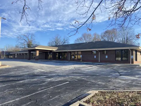 Freestanding Office Building on Sunshine