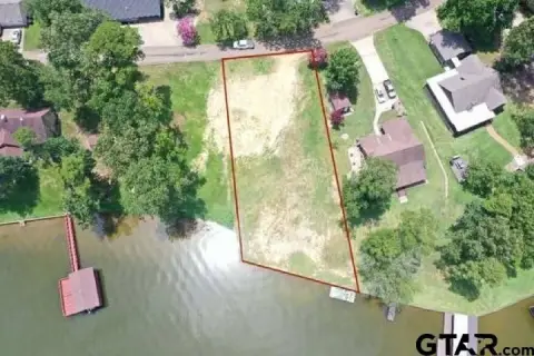 Waterfront Lot in Hopes Landing
